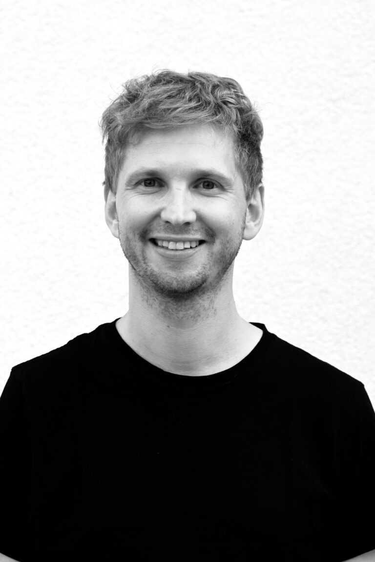 Dominik Heis als Dr. Lyman Sanderson